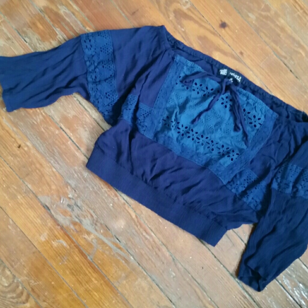 BRAND NEW Refuge Navy Cotton Eyelet Lace Crop